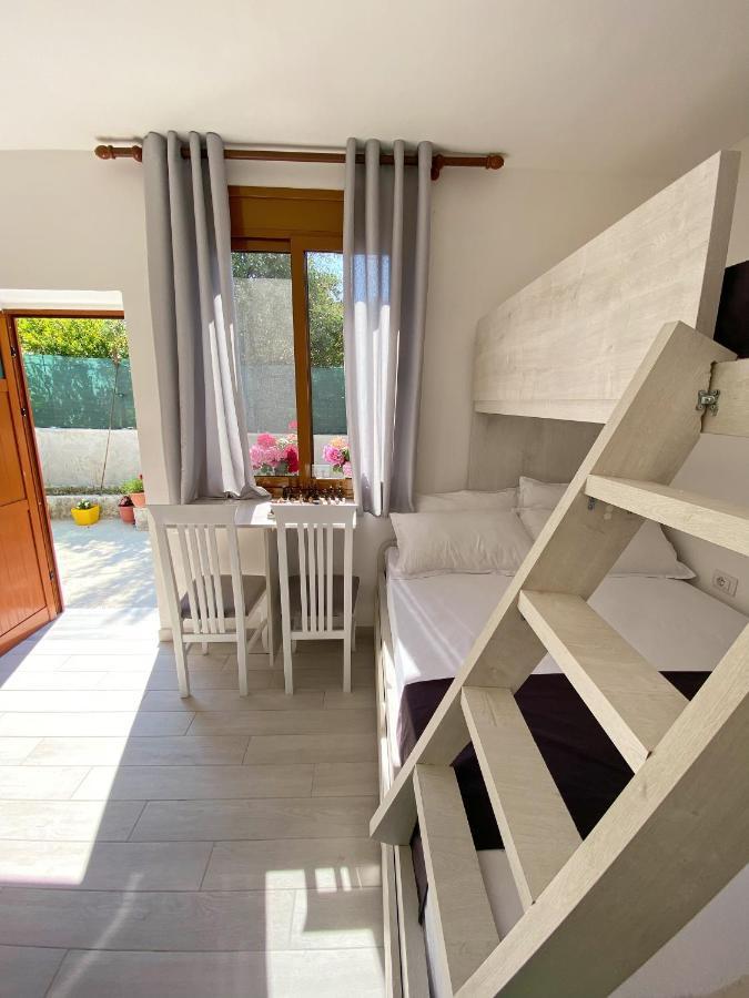 Sunny Guest House Vlorë Exterior foto